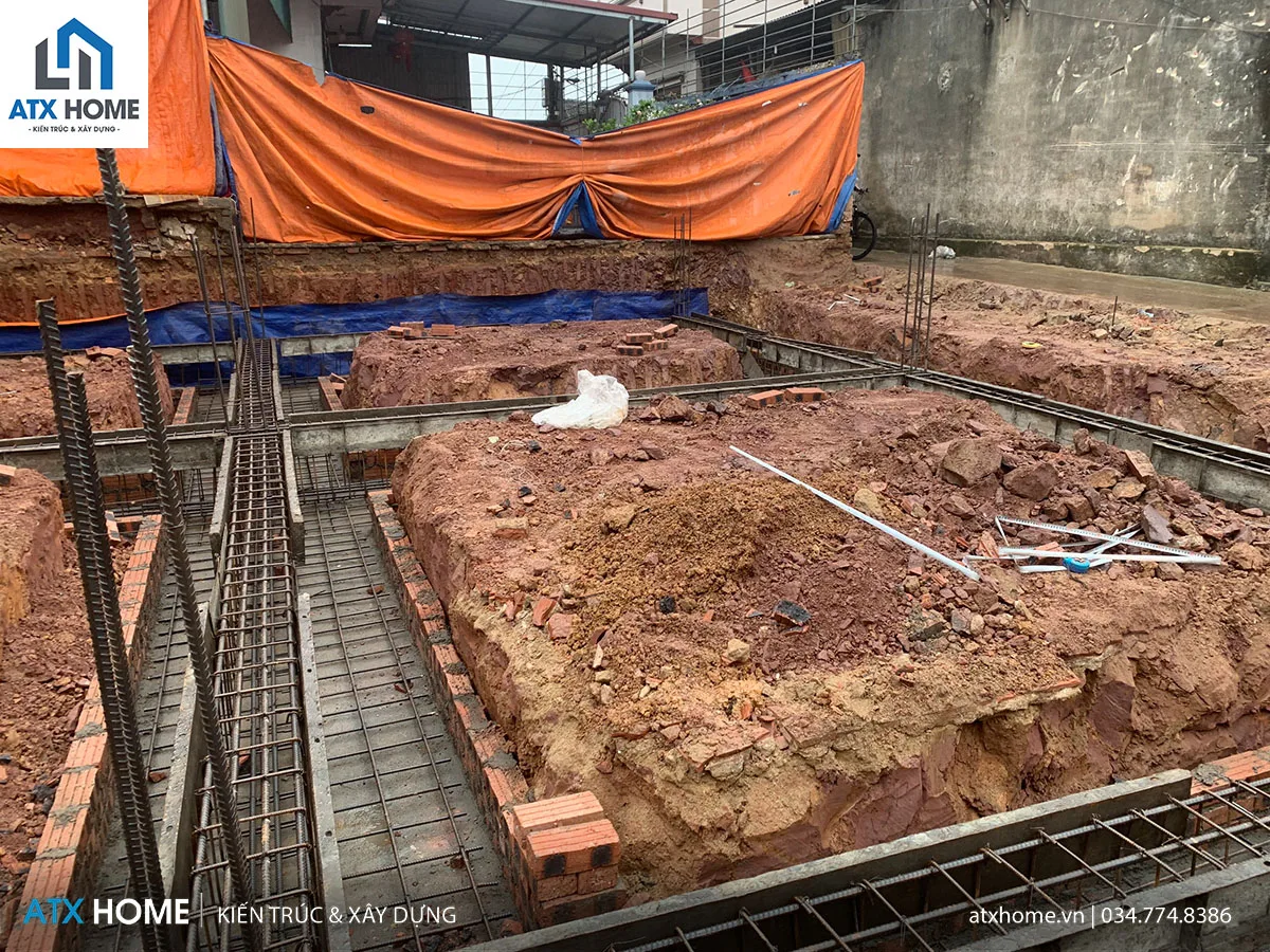 giám sát ghép cốp pha và cốt thép dầm móng, móng băng