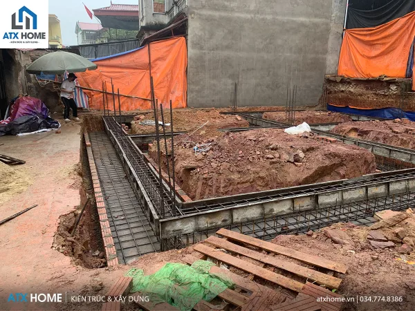 giám sát ghép cốp pha và cốt thép dầm móng, móng băng